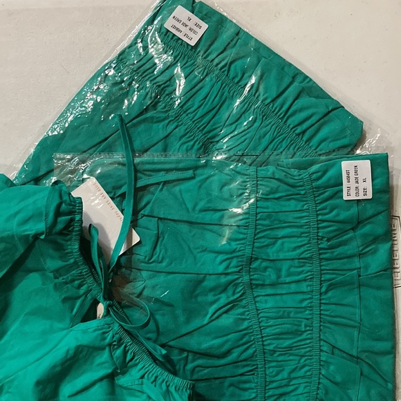 Skies are blue elastic neck lining shorts sleeve - Picture 5 of 12